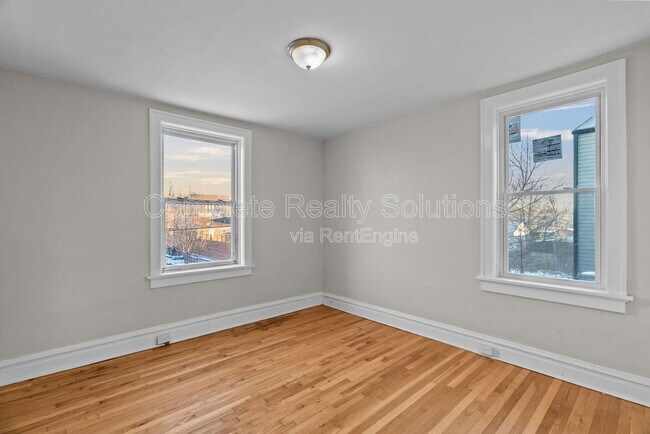 Building Photo - 4175 McRee Ave