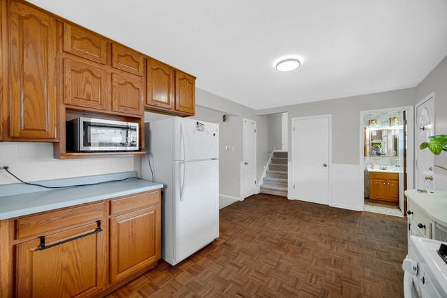 Building Photo - 7305 W 75th St