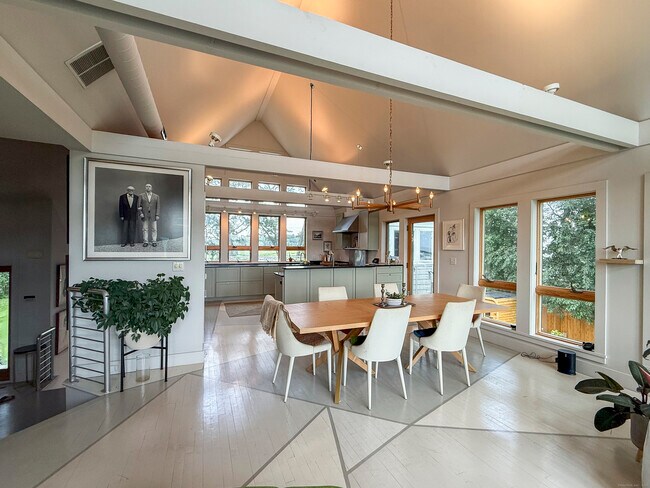 Building Photo - 52 Shorehaven Rd