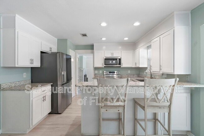 Building Photo - 3893 Paradise Bay Dr
