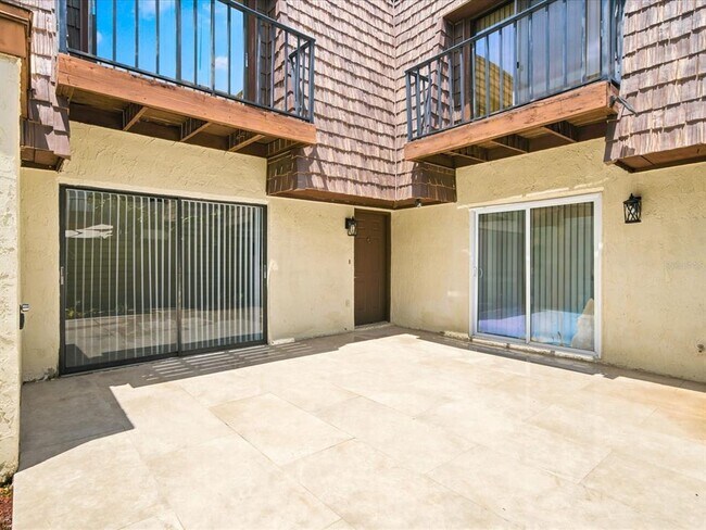 Building Photo - 15446 E Pond Woods Dr