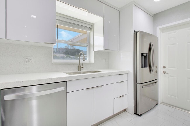 Building Photo - 1231 SW 32nd St