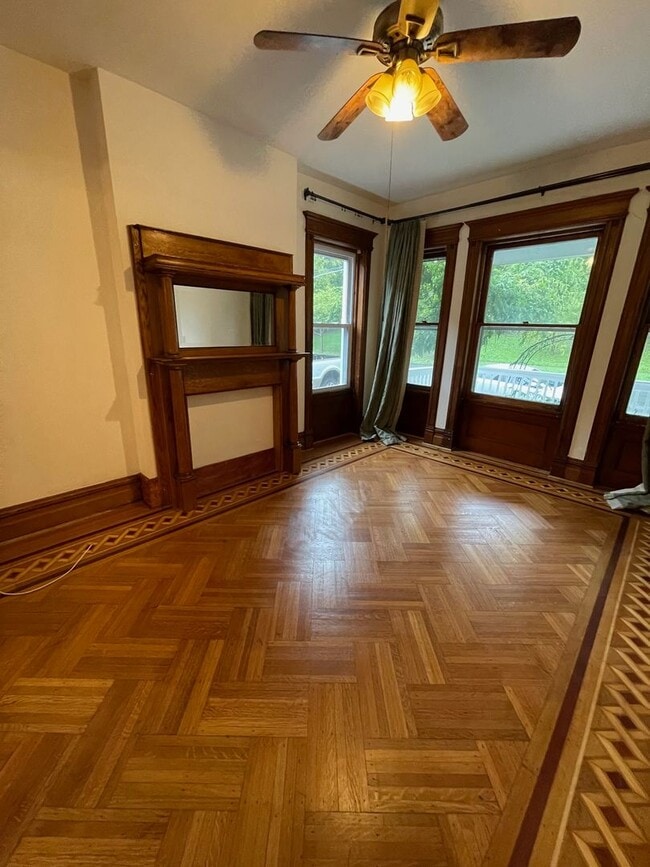 Building Photo - Renovated 3 Bedroom 2 Bathroom House Across From The Park