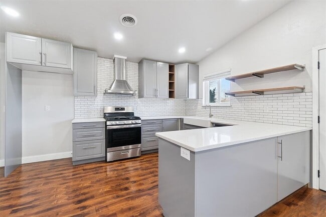 Building Photo - 4824 Elmview Dr