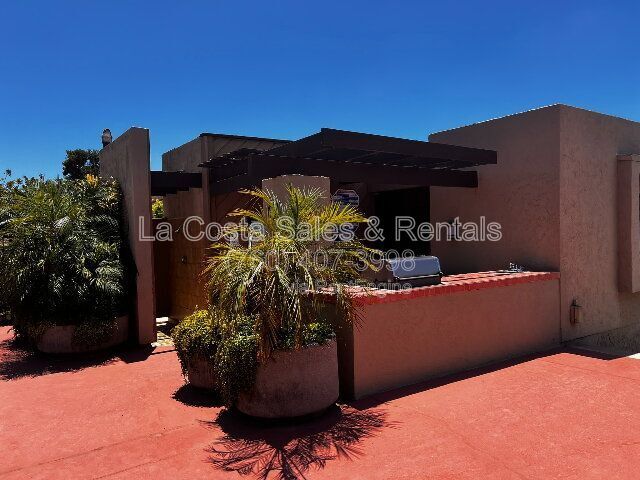 Building Photo - 2204 Plaza De Las Flores Plz