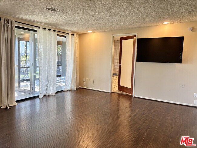 Building Photo - 16312 Itasca St