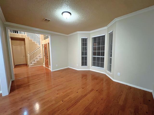 Building Photo - 705 Pine Lakes Dr