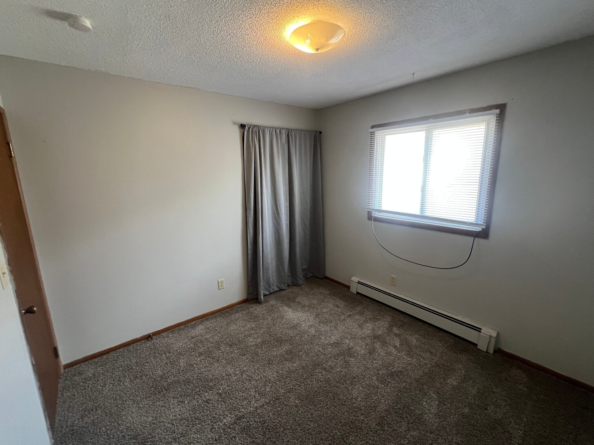 Building Photo - 2216 18 1/2 Ave NW