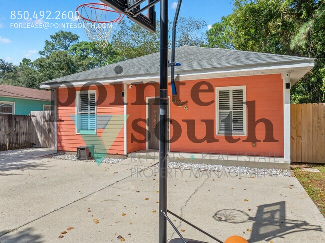 Building Photo - 824 E 24th Ave