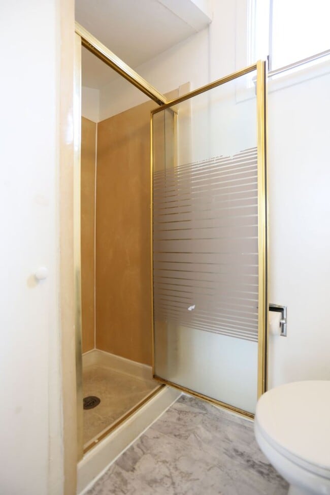 Building Photo - OPEN HOUSE: Monday (3/16) 6:00pm-6:15pm Ground Floor Studio in Pacific Heights (2803 ½ Greenwich ...