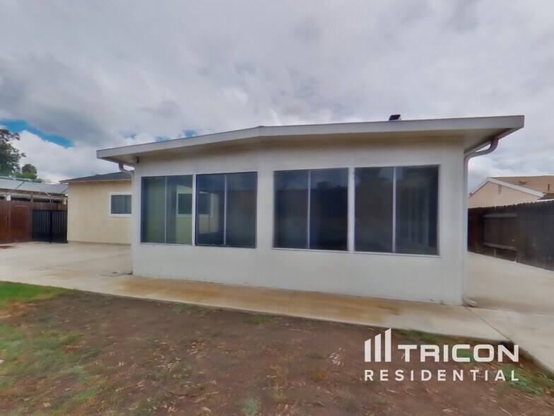 Building Photo - 14316 Cholla Dr