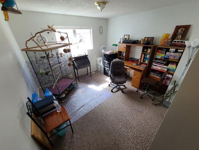 Building Photo - 2823/25 Shan Dr. Duplex