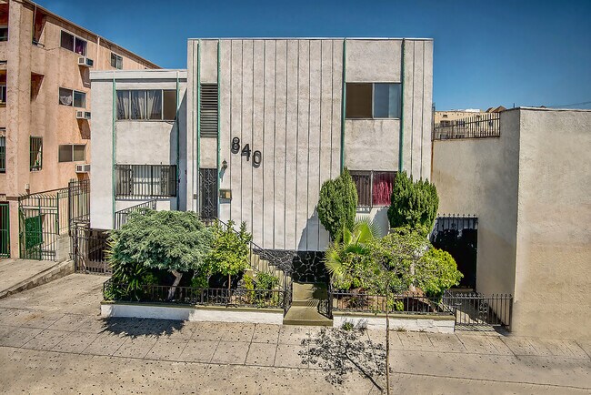 Building Photo - 840 S Carondelet St