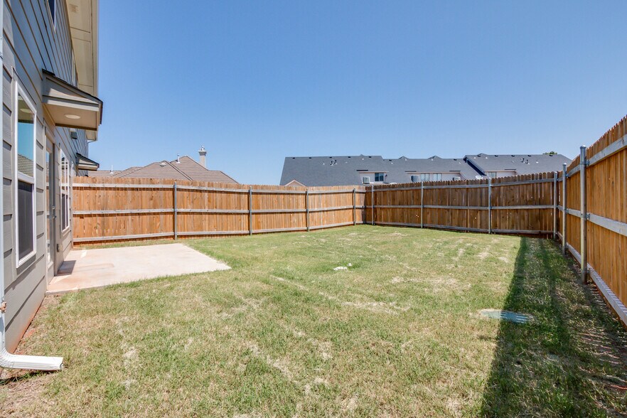 Building Photo - 2641 Cedar Tree Rd