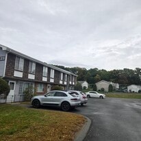 Building Photo - 945 Riverside Dr