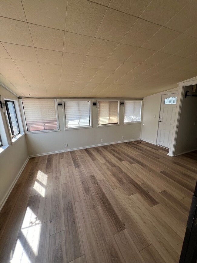 Building Photo - NE 3/BD 1/BA 1/CG