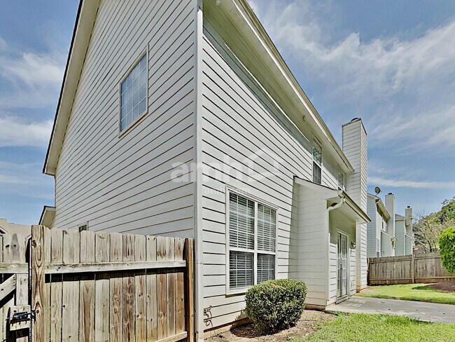 Building Photo - 138 Parkstone Way