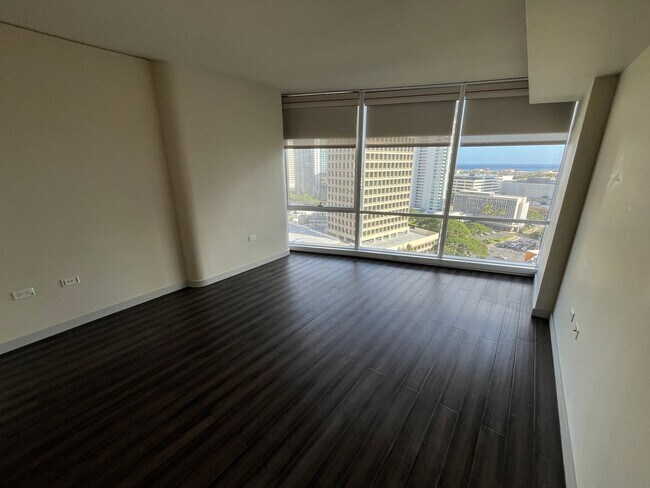 Building Photo - Moana Pacific (Honolulu/Ala Moana) 2 bedroom + den with central AC and 2 covered parking