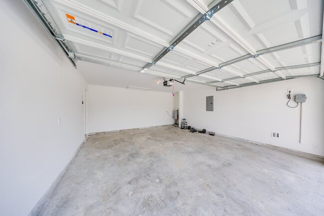 Building Photo - 6055 Diamond Vis Ct