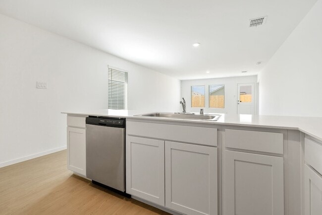 Building Photo - 3912 Pontchartrain Pkwy