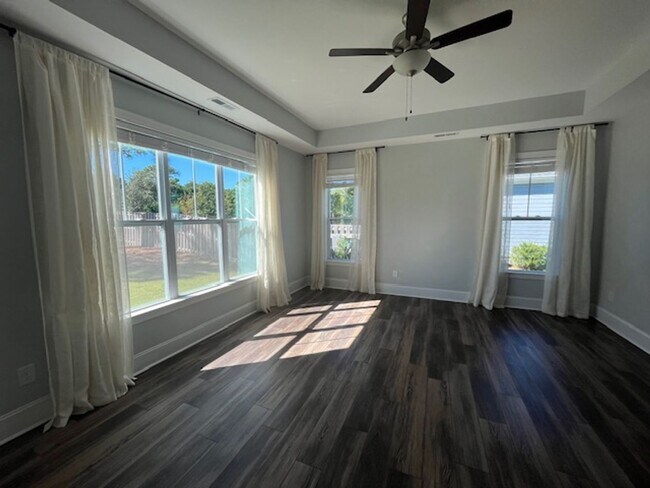 Building Photo - Experience Elegance and Privacy