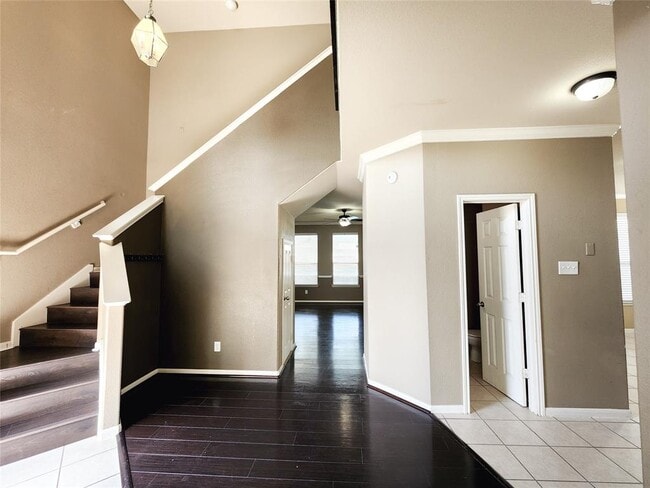 Building Photo - 5827 Eatons Creek Tr