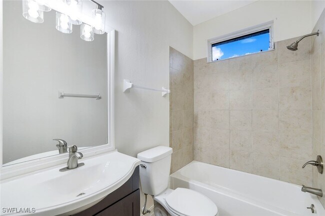 Building Photo - 238 Stanhope Cir