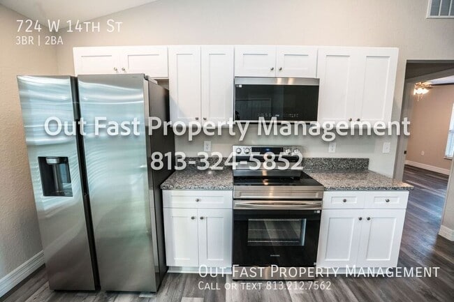 Building Photo - 724 W 14th St