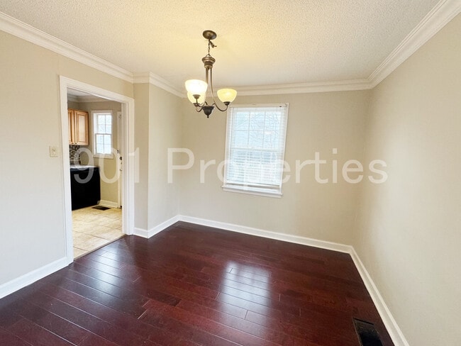 Building Photo - 81 S Larchmont Dr