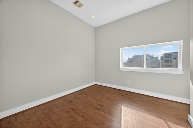 Building Photo - 5235 Larkin St
