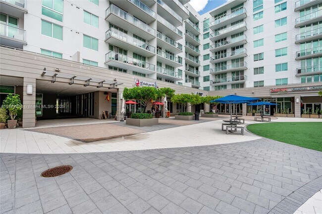 Building Photo - 7825 NW 107th Ave