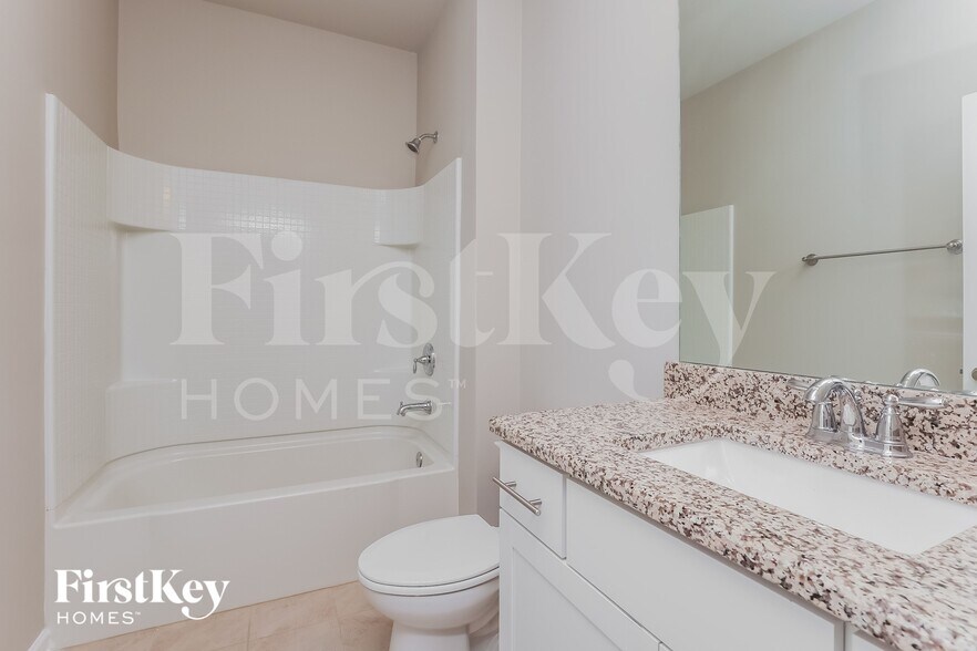 Building Photo - 4002 Grapevine Loop