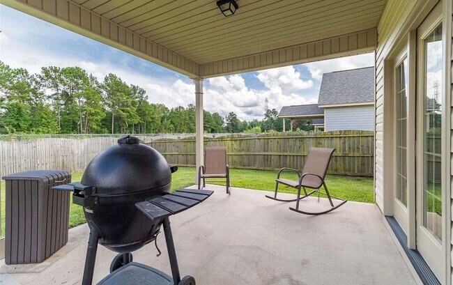 Building Photo - Stunning 3 Bedroom, 2.5 Bathroom- Concord Park in Cayce! Available July 2026!