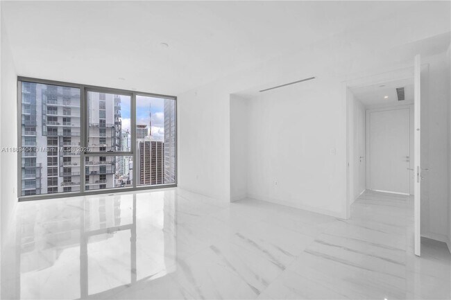 Building Photo - 300 Biscayne Blvd Way