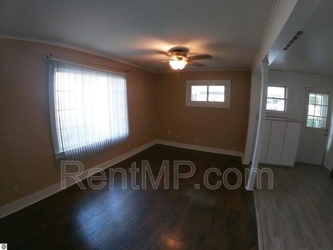 Building Photo - 620 E Gaylord St