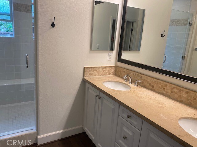 Building Photo - 29 Galan St