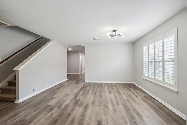 Building Photo - 8210 Radial Ct