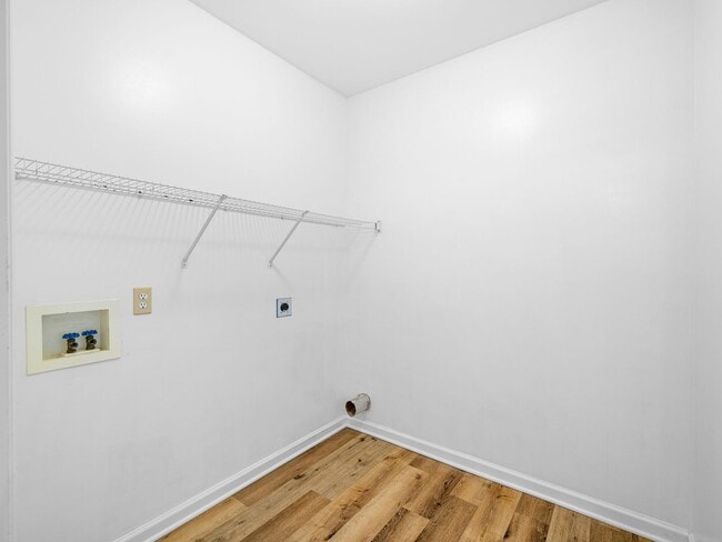 Building Photo - Aragona Village