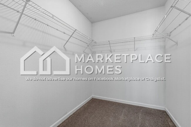 Building Photo - 5264 Brassie Dr