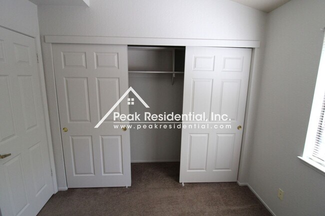 Building Photo - Spacious 3bd/2ba Elk Grove Home with 2 Car Garage