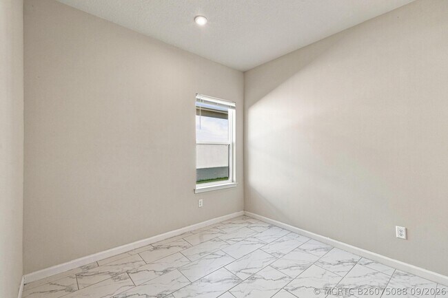 Building Photo - 10597 SW Vasari Way