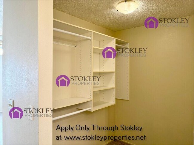 Building Photo - 5085 Valley Crest Dr