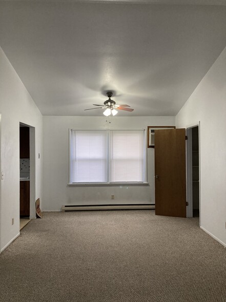 Primary Photo - 327 M St