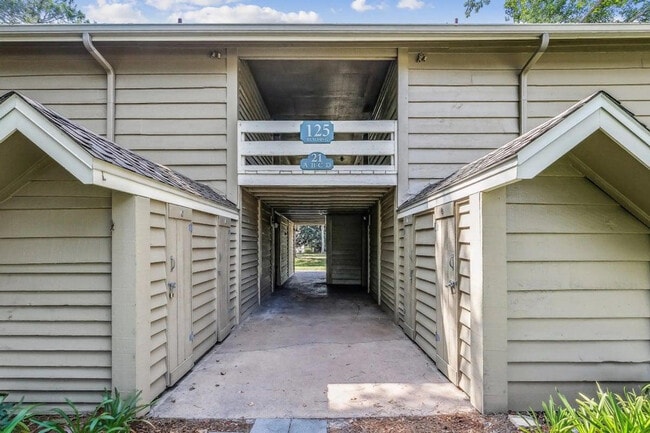 Building Photo - 125 Sunset Bay