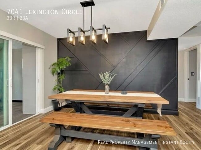 Building Photo - 7041 Lexington Cir