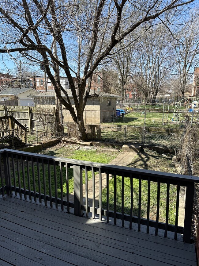 Building Photo - 3209 Iowa Ave