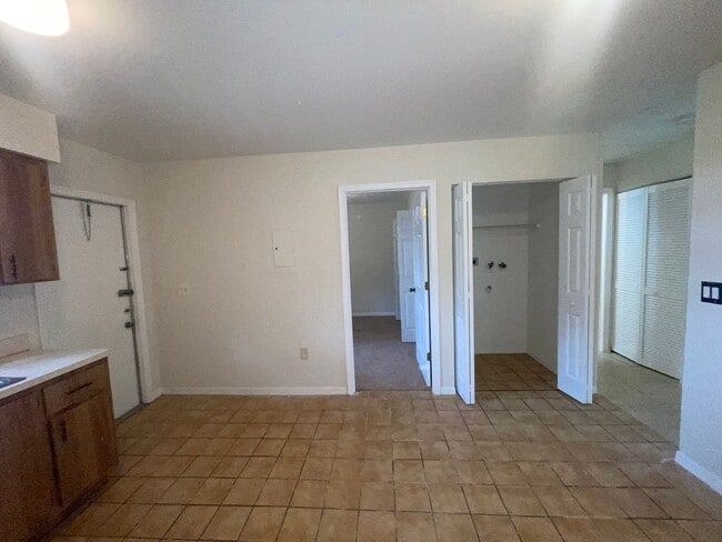 Building Photo - 2/1 FOR RENT in Ft. Pierce - Middle Unit - Triplex