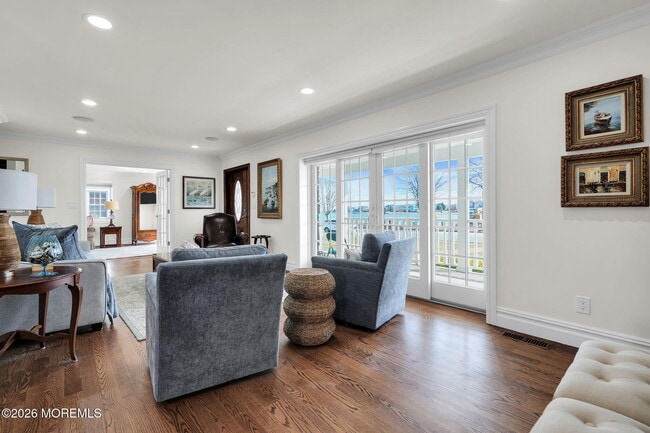 Building Photo - 606 North Blvd