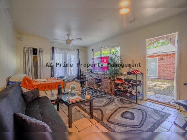 Building Photo - 351 E Encanto Dr