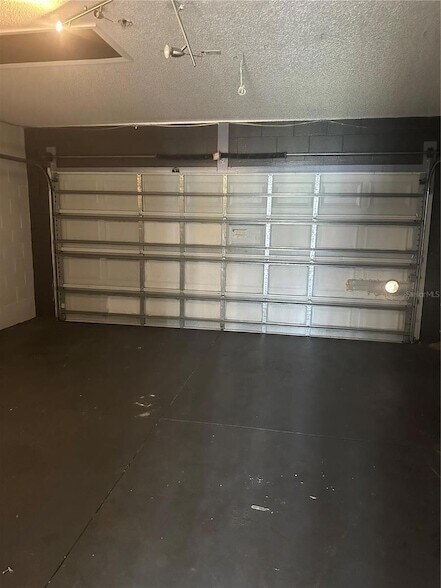 Building Photo - 712 Parrot Ct